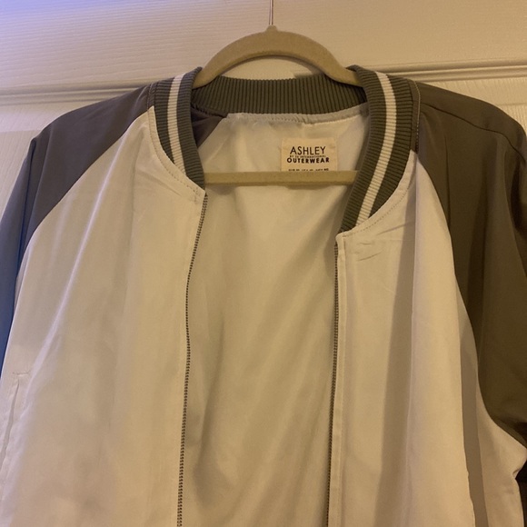 Jacket - Picture 2 of 3